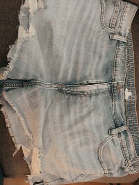 Arie, light blue denim shorts with contrast stitching